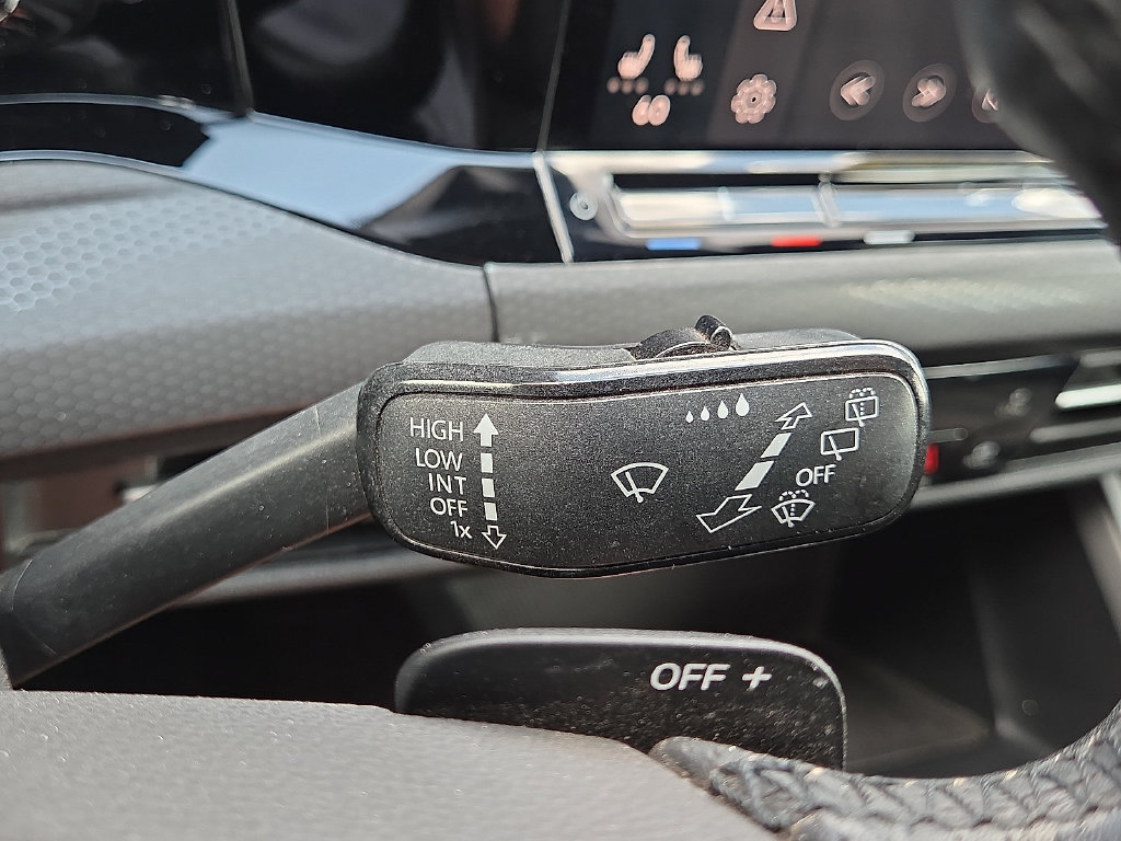 Used 2022 Volkswagen GTI SE FWD image 24