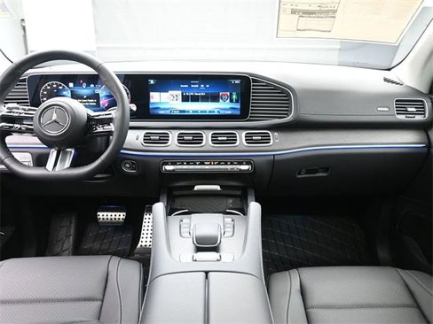 New 2026 Mercedes-Benz GLS 450 4MATIC image 9