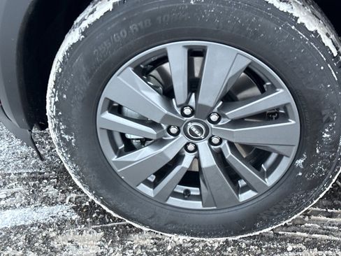 New 2026 Nissan Pathfinder SV image 9