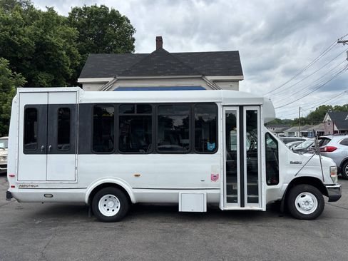 Used 2009 Ford E-450 and Econoline 450 RWD image 1