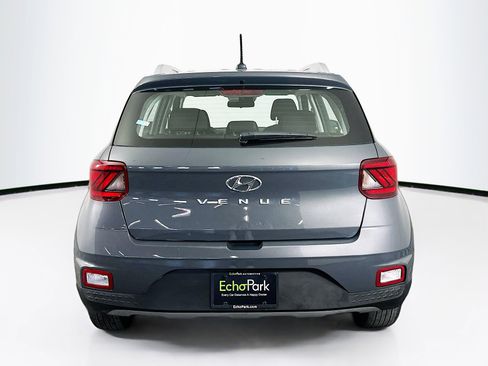 Used 2025 Hyundai Venue SEL image 7