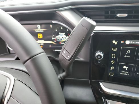 New 2026 GMC Sierra 2500 Denali w/ Denali Reserve Package image 17