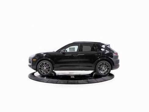 New 2026 Porsche Cayenne image 2