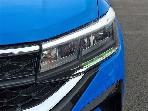 Used 2023 Volkswagen Taos SE image 13