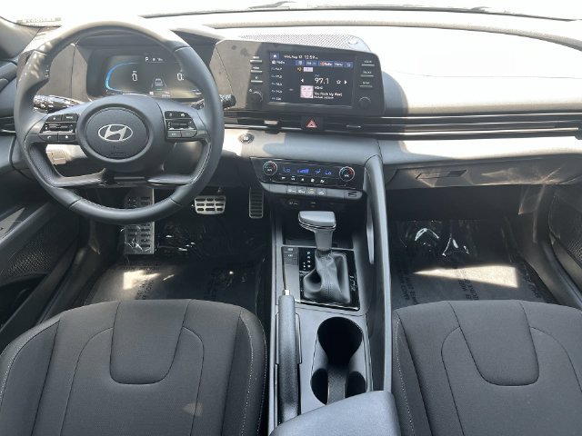 Certified 2025 Hyundai Elantra Sport FWD image 17