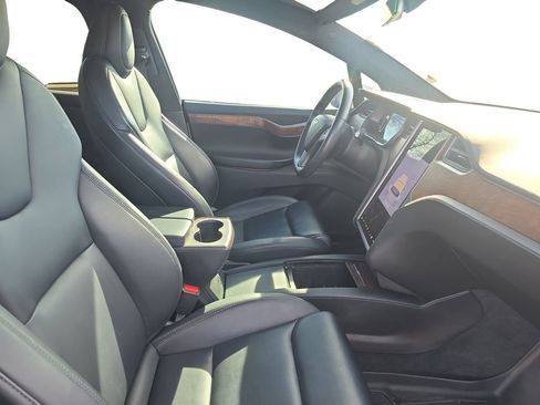 Used 2020 Tesla Model X Long Range image 16