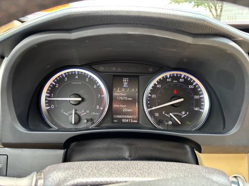 Used 2016 Toyota Highlander Limited FWD image 14