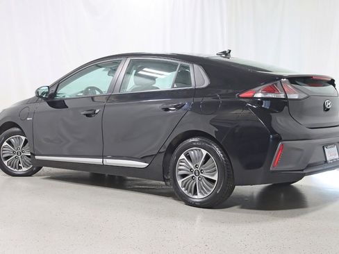 Used 2020 Hyundai Ioniq SE image 9