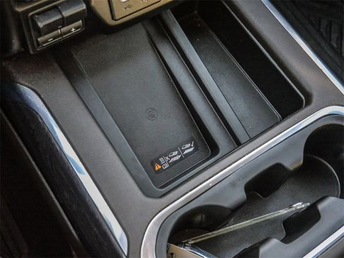 Used 2021 Chevrolet Silverado 2500 LTZ w/ LTZ Premium Package image 33