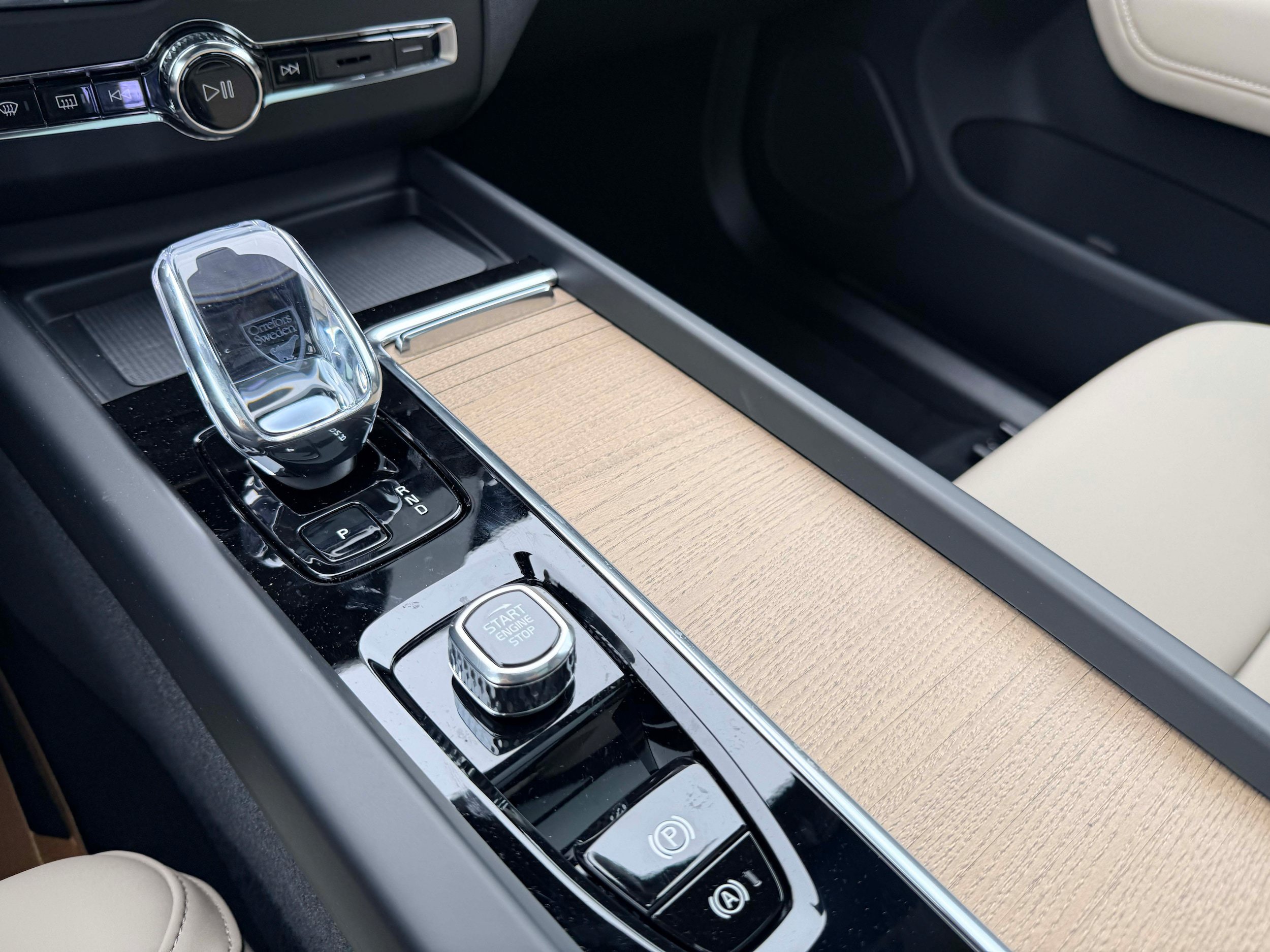 New 2026 Volvo XC60 B5 Core AWD/4WD image 23