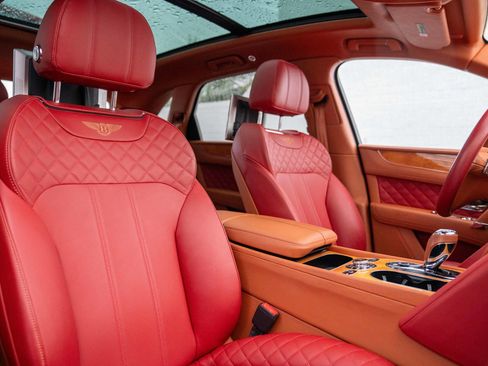 Used 2017 Bentley Bentayga image 52