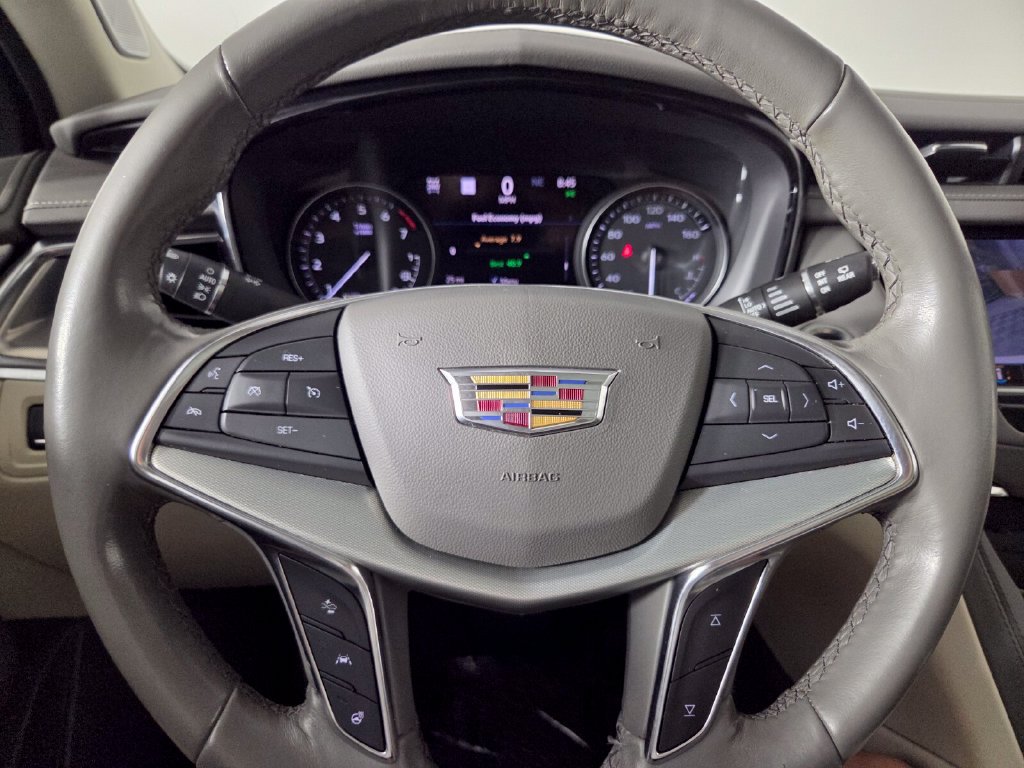 Used 2023 Cadillac XT5 Premium Luxury w/ Technology Package AWD/4WD image 16