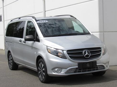 Used 2023 Mercedes-Benz Metris Passenger image 2