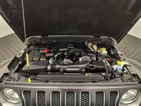 Used 2018 Jeep Wrangler Unlimited Sahara AWD/4WD image 31