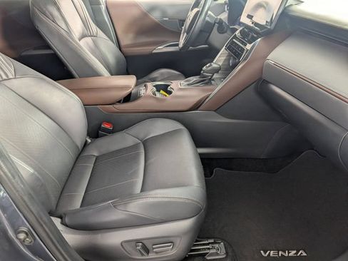 Used 2022 Toyota Venza Limited AWD/4WD image 31