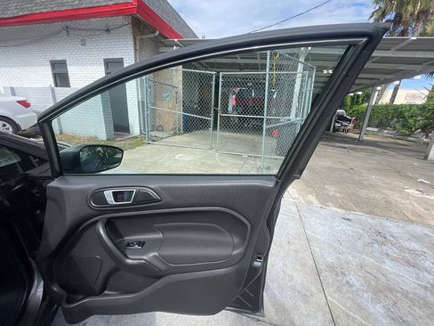Used 2016 Ford Fiesta SE FWD image 18