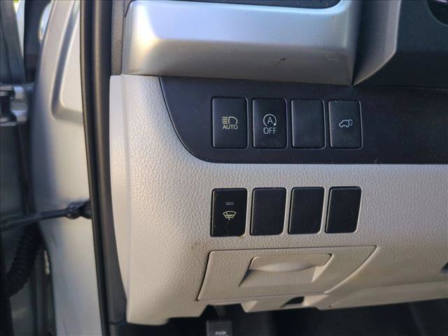 Used 2019 Toyota Highlander XLE FWD image 13