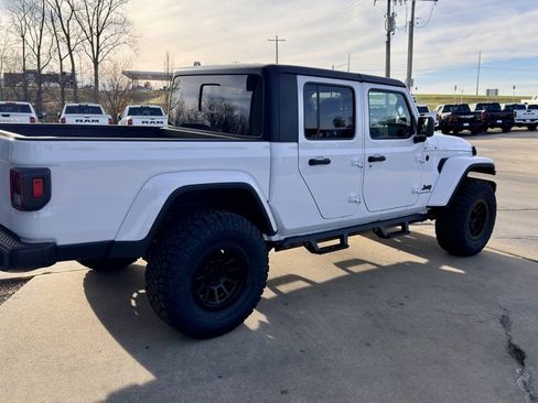 New 2025 Jeep Gladiator Sport image 91