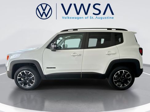 Used 2023 Jeep Renegade Latitude AWD/4WD image 4