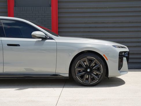 Used 2024 BMW i7 eDrive50 w/ M Sport Package RWD image 5