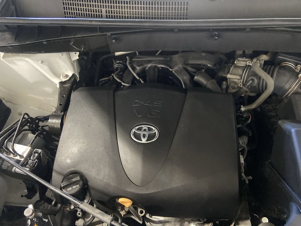 Used 2019 Toyota Highlander XLE AWD/4WD image 30