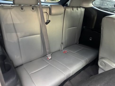 Used 2022 Toyota Highlander XLE FWD image 15