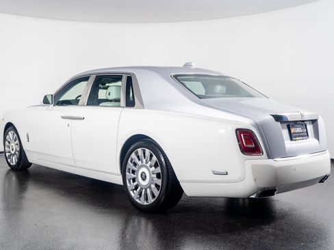Used 2019 Rolls-Royce Phantom Sedan image 14