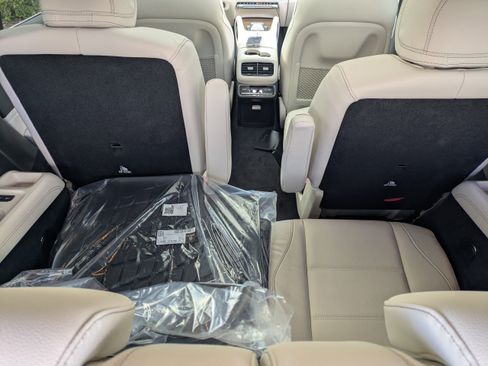 New 2026 Mercedes-Benz GLS 580 4MATIC image 15