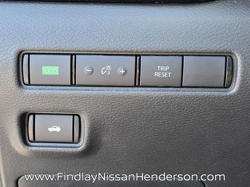 Used 2025 Nissan Sentra SR w/ SR Premium Package image 23