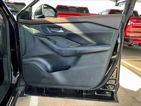 Used 2023 Nissan Rogue SV w/ SV Premium B Package image 26