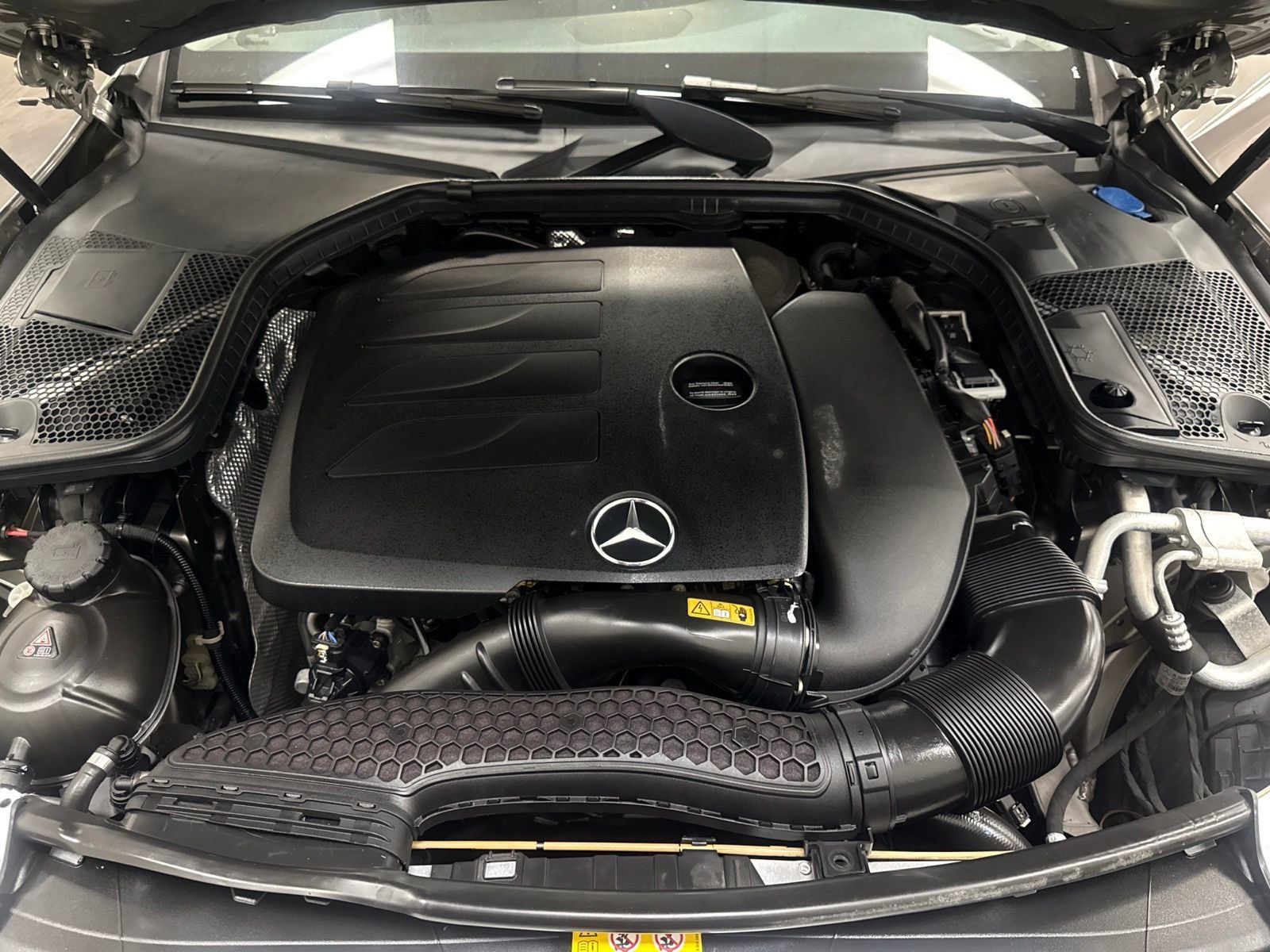 Used 2019 Mercedes-Benz C 300 Sedan image 29