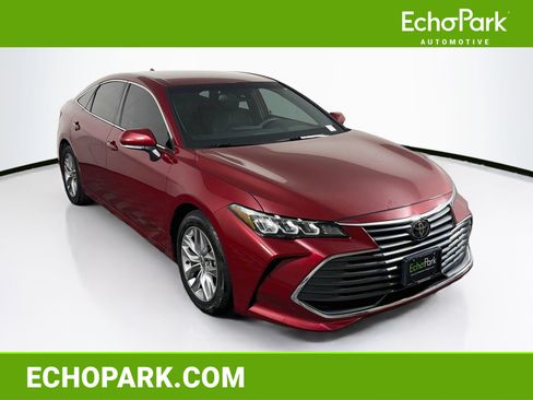 Used 2022 Toyota Avalon XLE FWD image 1