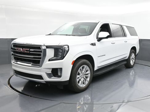 Used 2024 GMC Yukon XL SLT image 4