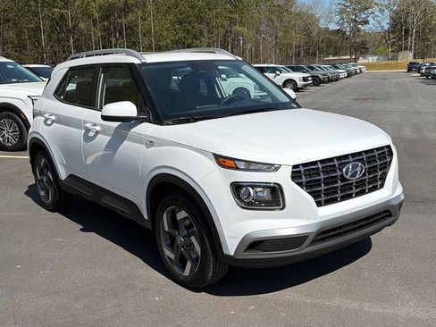 New 2026 Hyundai Venue SEL image 3