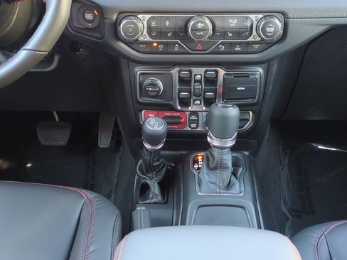 New 2026 Jeep Wrangler Unlimited Rubicon 392 w/ Quick Order Package 27X Moab AWD/4WD image 19