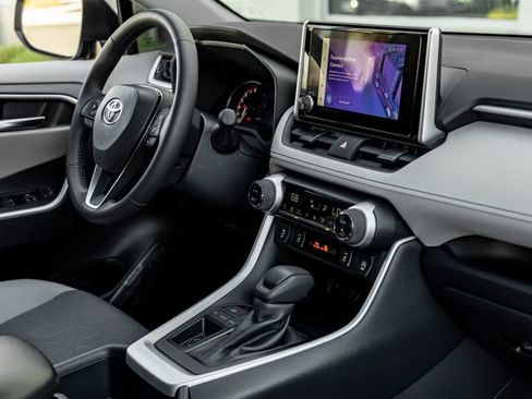 Used 2025 Toyota RAV4 XLE w/ Convenience Package FWD image 40