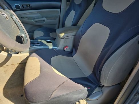 Used 2005 Toyota Tacoma PreRunner image 13