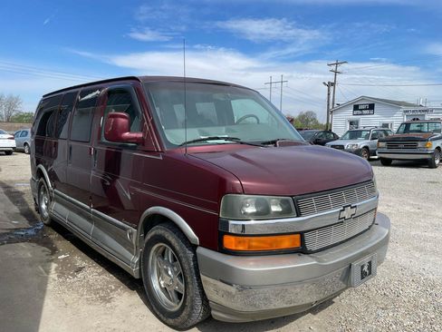 Used 2003 Chevrolet Express 1500 w/ Preferred Equipment Group 4 image 2