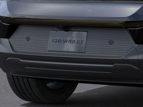 New 2026 Chevrolet Equinox EV LT image 14