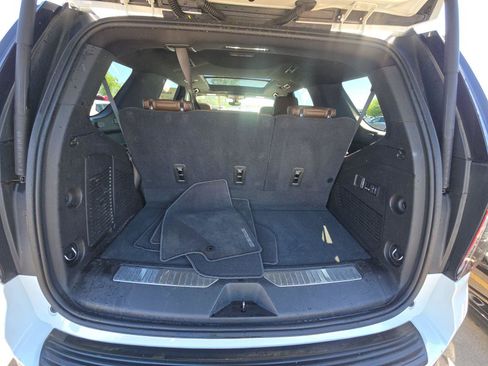 Used 2021 Chevrolet Tahoe High Country w/ Premium Package image 13