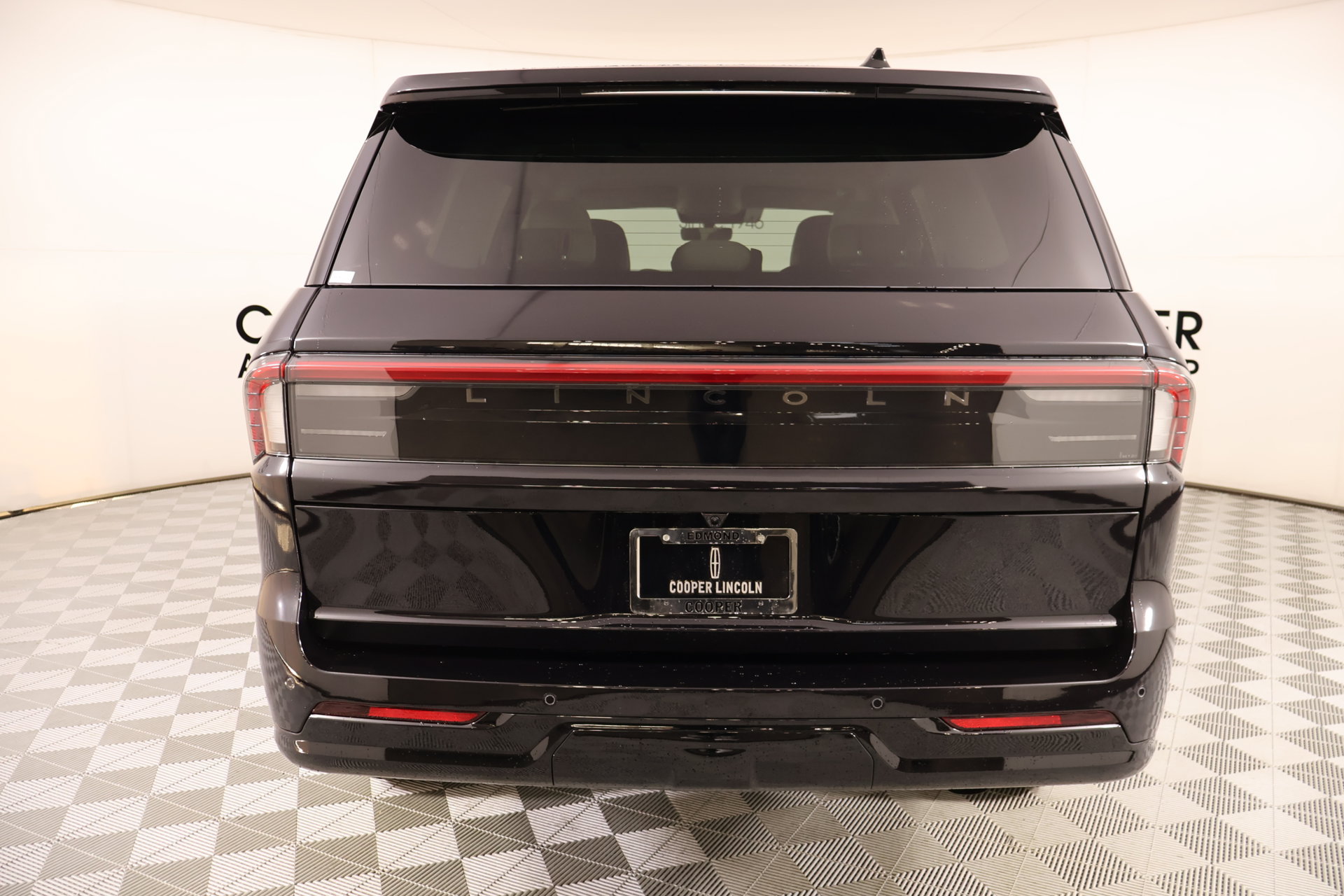 New 2026 Lincoln Navigator Premiere AWD/4WD image 23