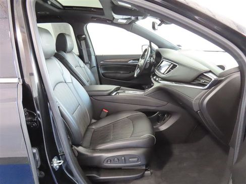 Used 2022 Buick Enclave Avenir w/ Trailering Package, 5000 lbs. AWD/4WD image 40