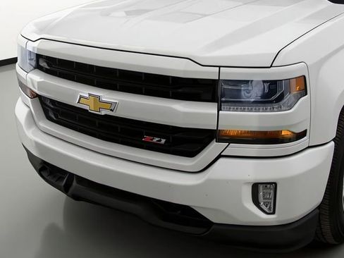 Used 2018 Chevrolet Silverado 1500 LT w/ All Star Edition image 6