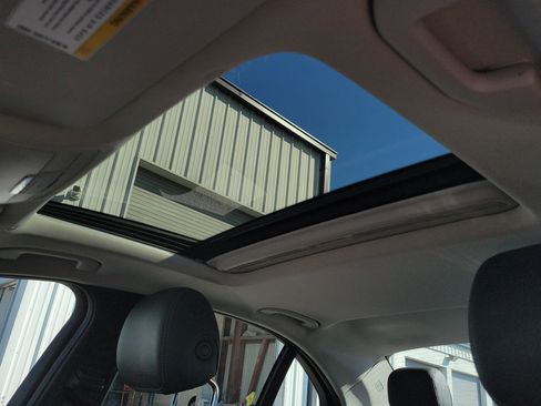 Used 2021 Mercedes-Benz C 300 4MATIC Sedan image 34