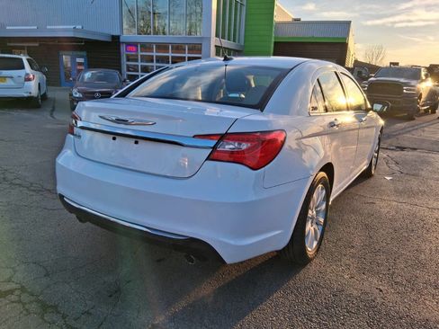 Used 2013 Chrysler 200 Limited image 4