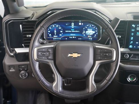 Used 2022 Chevrolet Silverado 1500 LT AWD/4WD image 12