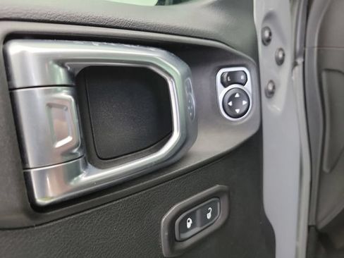 Used 2019 Jeep Wrangler Unlimited Sport S AWD/4WD image 18