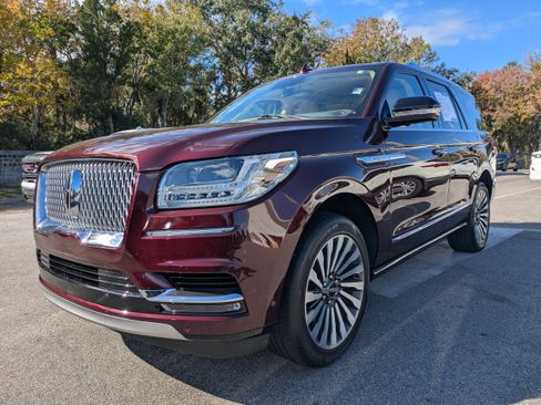 Used 2021 Lincoln Navigator Reserve image 2
