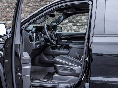 Used 2025 GMC Sierra 1500 AT4X image 24