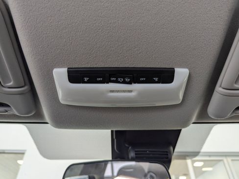 New 2025 Nissan Versa S w/ Trunk Package image 24